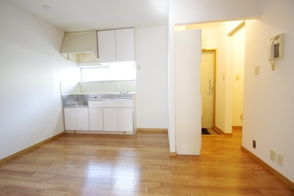 ピースフルイーストの物件内観写真